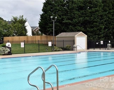 127 Golden Valley Drive - Photo Thumbnail 16