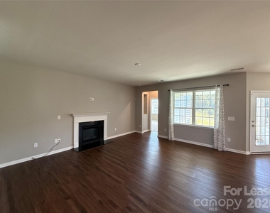 10109 Wesleyan Hall Drive - Photo Thumbnail 4