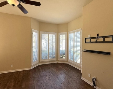 5700 Travis Drive - Photo Thumbnail 9