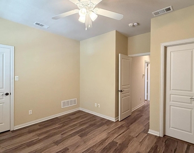 5700 Travis Drive - Photo Thumbnail 15