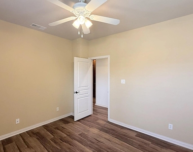 5700 Travis Drive - Photo Thumbnail 18