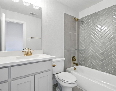 2660 Starwood Drive - Photo Thumbnail 13