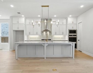 2660 Starwood Drive - Photo Thumbnail 4