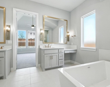 2660 Starwood Drive - Photo Thumbnail 9