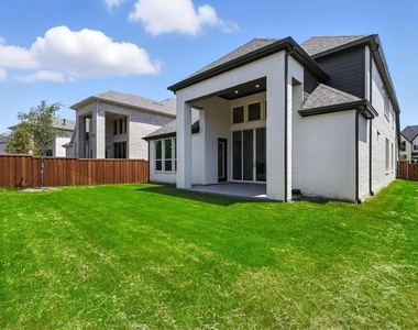 2660 Starwood Drive - Photo Thumbnail 17