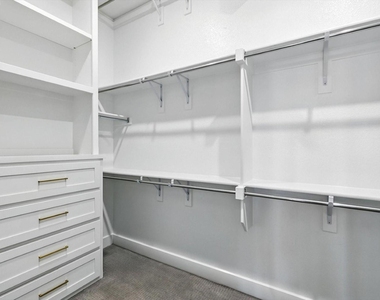 2660 Starwood Drive - Photo Thumbnail 12