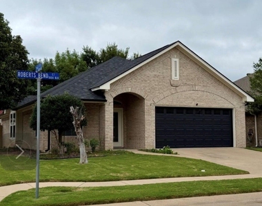 1001 Roberts Bend - Photo Thumbnail 2