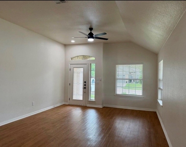 1001 Roberts Bend - Photo Thumbnail 3