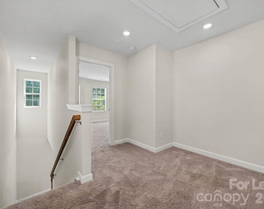 341 Cranford Drive - Photo Thumbnail 10