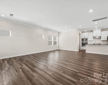 341 Cranford Drive - Photo Thumbnail 5
