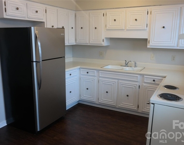 505 W Warren Street - Photo Thumbnail 5