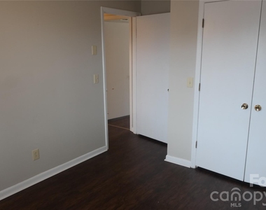 505 W Warren Street - Photo Thumbnail 6