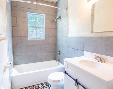 1558 W Shaw - Photo Thumbnail 6