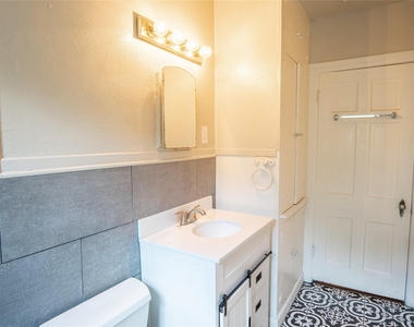 1558 W Shaw - Photo Thumbnail 7