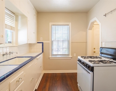 1558 W Shaw - Photo Thumbnail 10