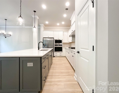 8229 Houser Street - Photo Thumbnail 6