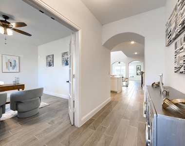 1312 Arrowwood Drive - Photo Thumbnail 2