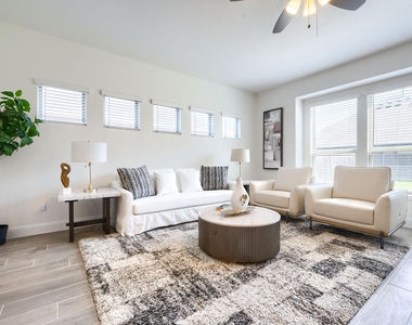 1312 Arrowwood Drive - Photo Thumbnail 12