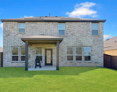 1200 Lancaster Drive - Photo Thumbnail 20