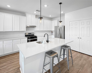 1200 Lancaster Drive - Photo Thumbnail 4