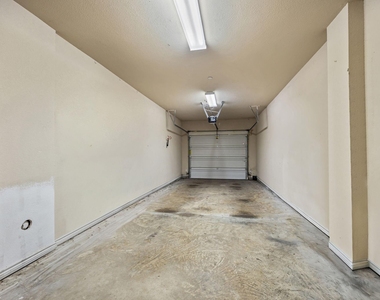 950 Henderson Street - Photo Thumbnail 14