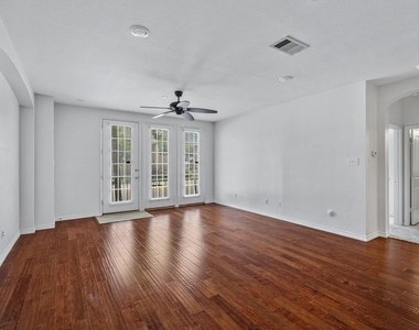 950 Henderson Street - Photo Thumbnail 3