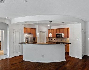 950 Henderson Street - Photo Thumbnail 5