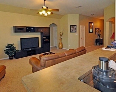 503 Dartmoor Drive - Photo Thumbnail 4