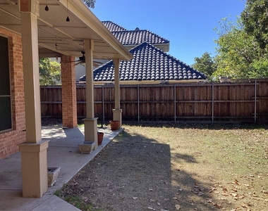 917 Excalibur Drive - Photo Thumbnail 38