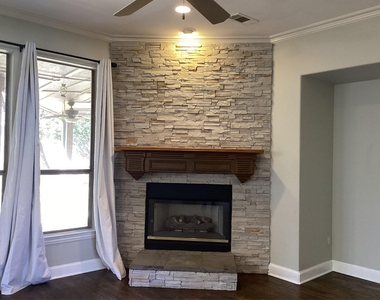 917 Excalibur Drive - Photo Thumbnail 12