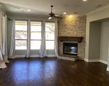 917 Excalibur Drive - Photo Thumbnail 13