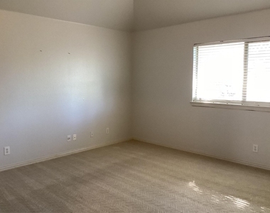 917 Excalibur Drive - Photo Thumbnail 28