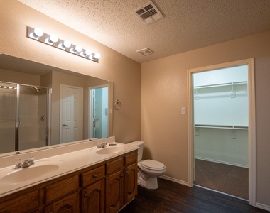 233 Willow Creek Lane - Photo Thumbnail 11