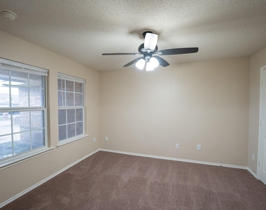 233 Willow Creek Lane - Photo Thumbnail 2