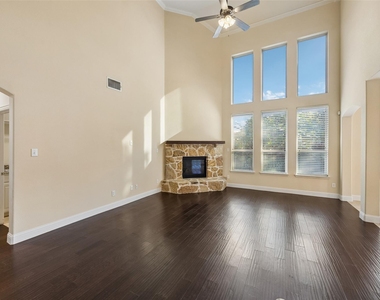 15994 Trail Glen Drive - Photo Thumbnail 4