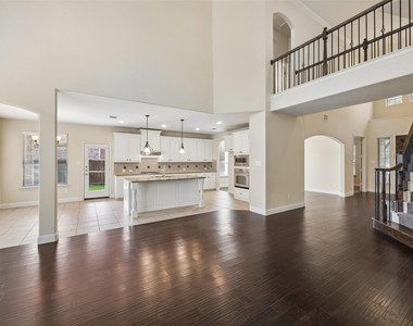 15994 Trail Glen Drive - Photo Thumbnail 7