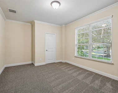 15994 Trail Glen Drive - Photo Thumbnail 14