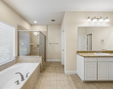 15994 Trail Glen Drive - Photo Thumbnail 20