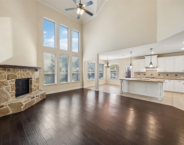15994 Trail Glen Drive - Photo Thumbnail 5