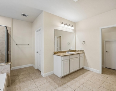 15994 Trail Glen Drive - Photo Thumbnail 21