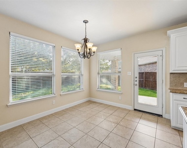 15994 Trail Glen Drive - Photo Thumbnail 11
