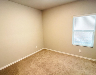 505 Blanton Street - Photo Thumbnail 10
