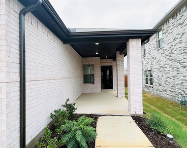505 Blanton Street - Photo Thumbnail 2