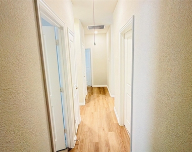 505 Blanton Street - Photo Thumbnail 18