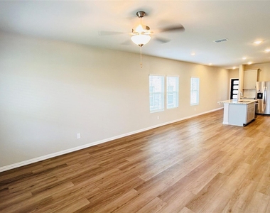 505 Blanton Street - Photo Thumbnail 7