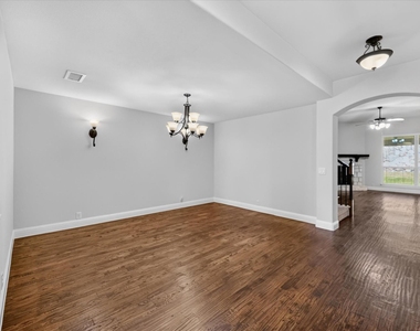 911 Birchwood Drive - Photo Thumbnail 8