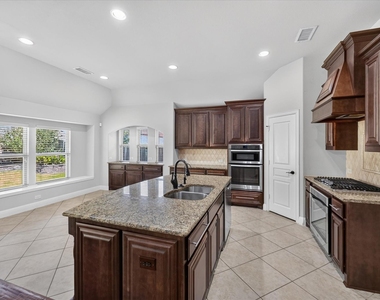 911 Birchwood Drive - Photo Thumbnail 1