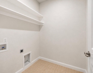 320 Grassland Drive - Photo Thumbnail 8