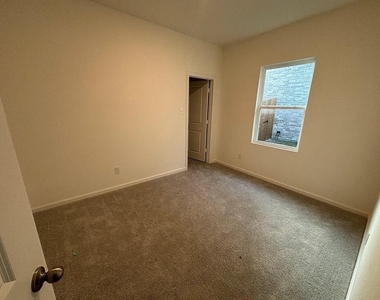 5944 Sahara Drive - Photo Thumbnail 8