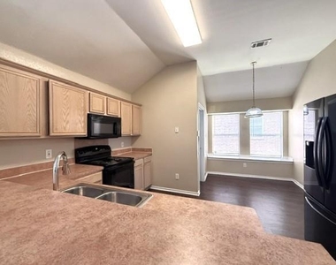 2218 W Thoroughbred Drive - Photo Thumbnail 6